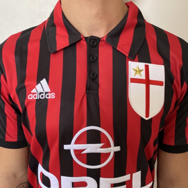2025-01-15 10.40.15 Camisa Retrô Milan Home 1999/2000 Adidas - Imagem 3