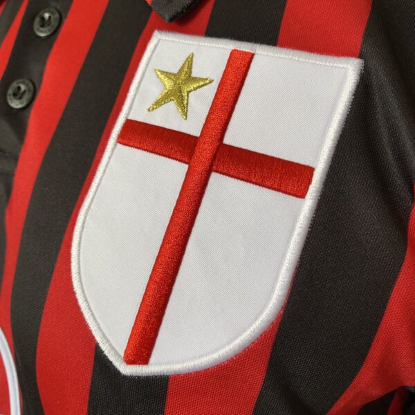 2025-01-15 10.40.25 Camisa Retrô Milan Home 1999/2000 Adidas - Imagem 4