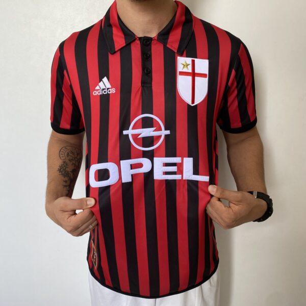 2025-01-15 10.41.36 Camisa Retrô Milan Home 1999/2000 Adidas - Imagem 6