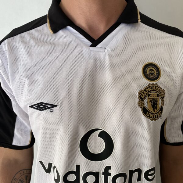 2025-02-18 15.35.51 Camisa Retrô Manchester United Away - Dupla-Face - Frente Verso - 2001/2002 - Beckham 7 - Umbro Branco - Imagem 3