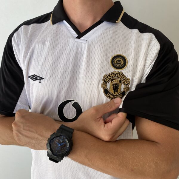 2025-02-18 15.38.30 Camisa Retrô Manchester United Away - Dupla-Face - Frente Verso - 2001/2002 - Beckham 7 - Umbro Branco - Imagem 12