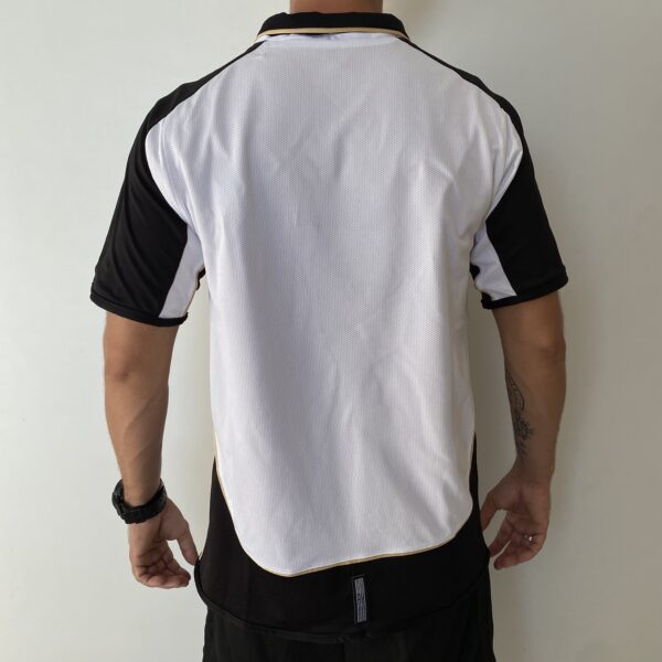 2025-02-18 15.42.14 Camisa Retrô Manchester United Away - Dupla-Face - Frente Verso - 2001/2002 - Beckham 7 - Umbro Branco - Imagem 13