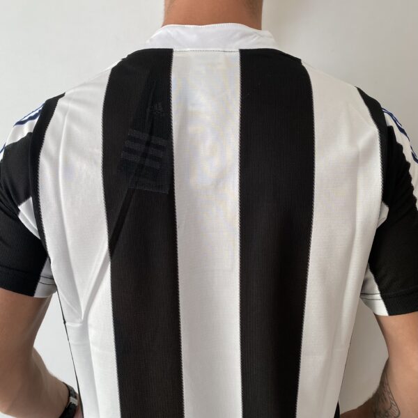 Camisa Retrô Newcastle United Home 2025 Comemorativa 1995/1997 Adidas - Imagem 18