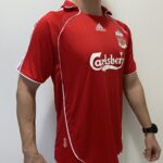 Camisa Retrô Liverpool Home Gerrard 8 - 2006/2007 Adidas Vermelha - Imagem 11