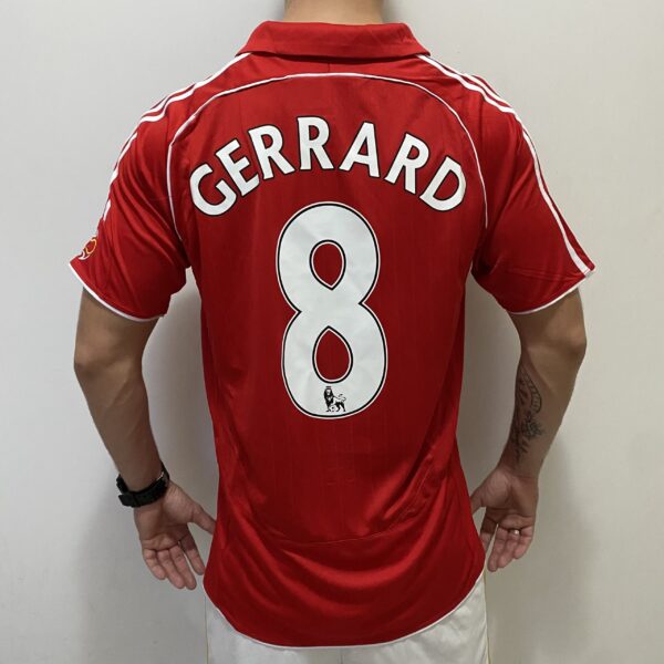 2025-08-15 17.11.16 Camisa Retrô Liverpool Home Gerrard 8 - 2006/2007 Adidas Vermelha - Imagem 15