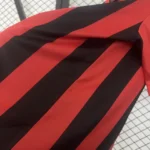 Camisa Milan Home Comemorativa 125 Anos Retrô 2025 Puma Vermelha e Preta - Imagem 4
