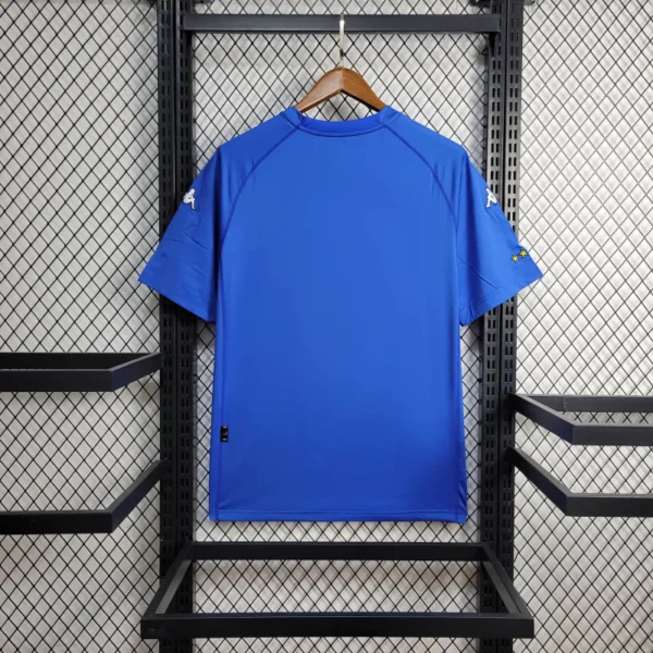 1b2dba74e4-0d3f5b4e67e7988d4717379400625023-1024-1024 Camisa Retrô Clássica Seleção Itália Home 2000 Kappa Azul - Imagem 5