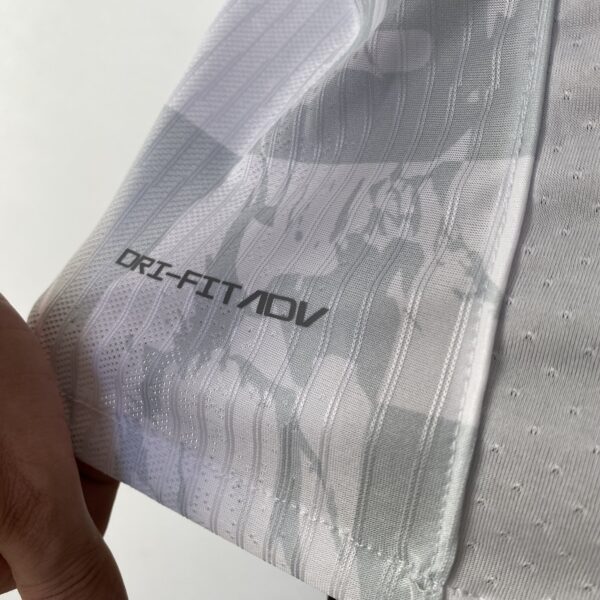 Camisa Liverpool Third Versão Jogador 24/2025 Nike - Imagem 13