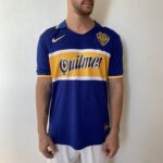 Camisa Retrô Boca Juniors Home 1997/1998 - Maradona 10 - Nike - Azul Amarela - Imagem 2