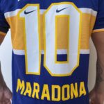 Camisa Retrô Boca Juniors Home 1997/1998 - Maradona 10 - Nike - Azul Amarela - Imagem 16