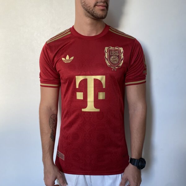 Camisa Bayern Munique Especial 125 Anos Versão Jogador 24/2025 Adidas Vinho - Imagem 2