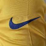 Camisa Barcelona 4th Versão Torcedor 2025 Nike Amarela - Imagem 5