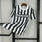 Camisa Retrô Juventus Home 1992/1994 Kappa Preta Branca