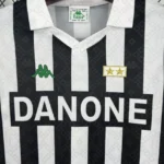 Camisa Retrô Juventus Home 1992/1994 Kappa Preta Branca - Imagem 2