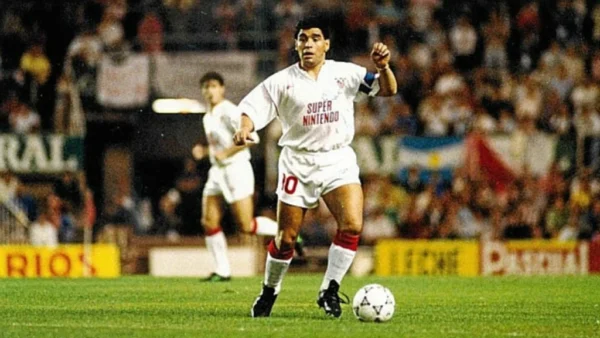 efgerg Camisa Retrô Sevilla Home 1991/1992 Maradona 10 Branca - Imagem 7
