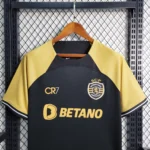 Camisa Sporting Third Versão Torcedor CR7 2023/24 Dourada - Imagem 3