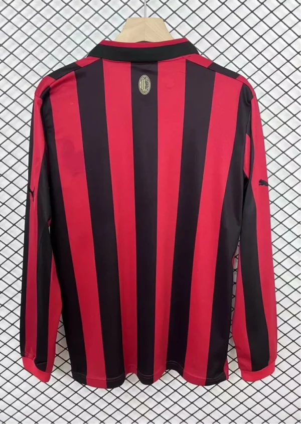 Camisa Milan Home Comemorativa 125 Anos Manga Longa Retrô 2025 Puma Vermelha e Preta - Imagem 8