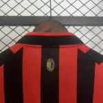 Camisa Milan Home Comemorativa 125 Anos Manga Longa Retrô 2025 Puma Vermelha e Preta - Imagem 13