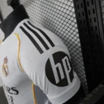 Camisa Real Madrid Home Versão Jogador 2025/2026 Adidas Branca - Imagem 20