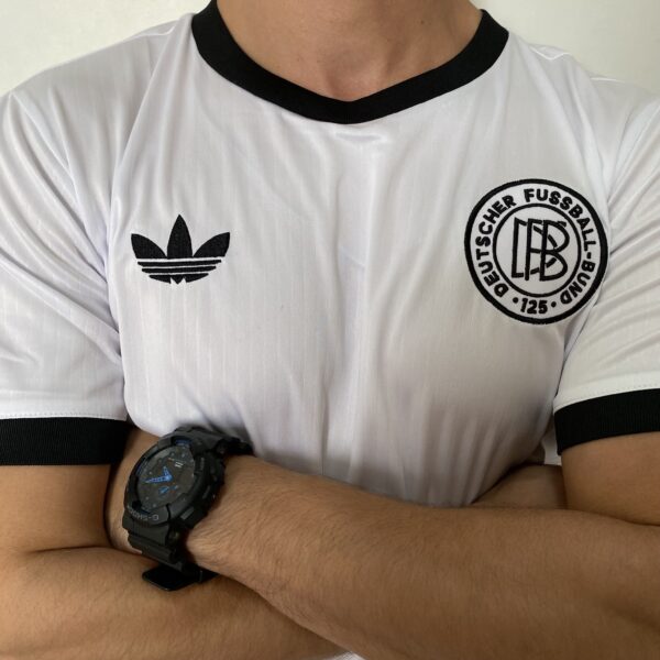 2025-04-28 16.13.41 Camisa Retrô Clássica Alemanha Especial 125 Anos Branca 2025 Adidas - Imagem 6