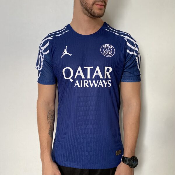 Camisa Paris Saint-Germain - PSG 4Th Versão Jogador 24/2025 Azul Jordan - Imagem 2