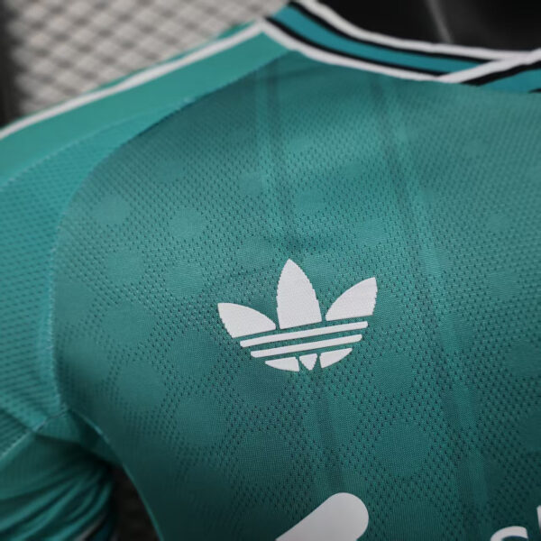Camisa Liverpool Third Versão Jogador 2025/2026 Verde Adidas - Imagem 3