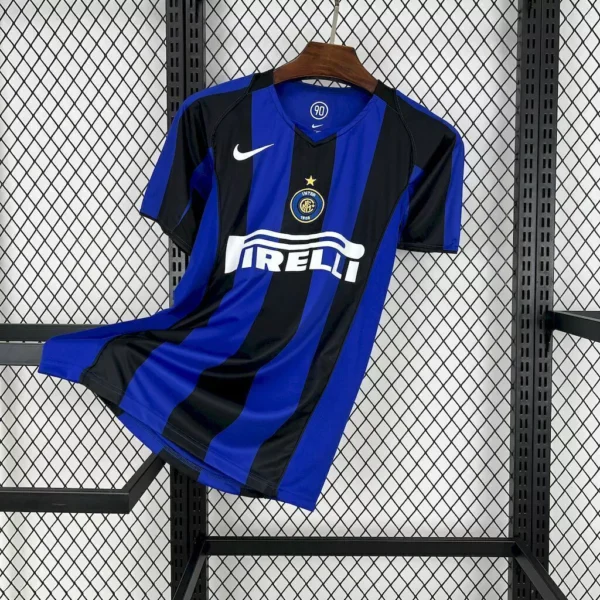2024112414582516-0d7fab720804df15ba17355819641074-1024-1024 Camisa Retrô Inter de Milão Home 2004/2005 Nike Total 90 - Imagem 1