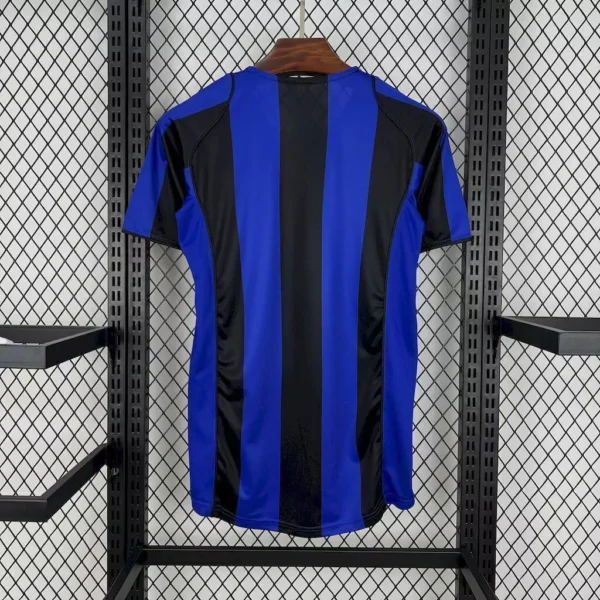 2024112414583846-2811f141c60e6b6bf317355819638543-1024-1024 Camisa Retrô Inter de Milão Home 2004/2005 Nike Total 90 - Imagem 3