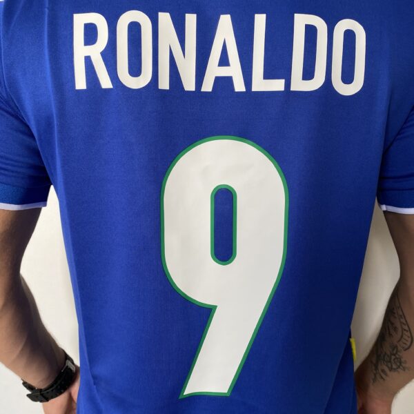 2025-04-03 16.30.53 Camisa Retrô Clássica Seleção Brasileira Brasil – Ronaldo 9 – Nike Masculina – Azul – 1998 - Imagem 14