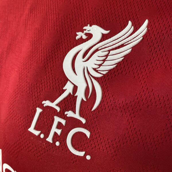 2025-05-08 16.20.36 Camisa Liverpool Home Versão Jogador 2025/2026 Vermelha Adidas - Imagem 4