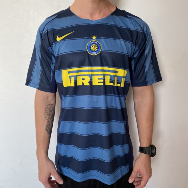 2025-09-16 16.32.17 Camisa Retrô Inter de Milão Third 2004/2005 Nike Total 90 - Imagem 1