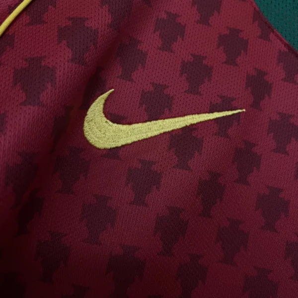 35444ae7-60e8417ea72145626b17389510036902-1024-1024 Camisa Rêtro Clássica Seleção Portugal Home Versão Torcedor 2004 Nike Total 90 - Imagem 5