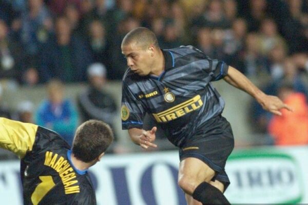 5e395d46d34a3 Camisa Retrô Inter de Milão Away 1997/1998 Umbro - Imagem 8
