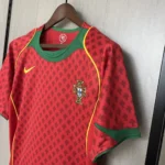 Camisa Rêtro Clássica Seleção Portugal Home Versão Torcedor 2004 Nike Total 90 - Imagem 3