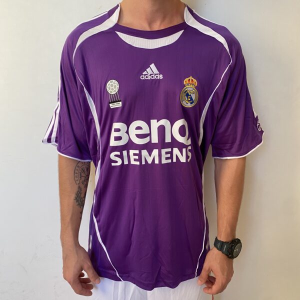 Camisa Retrô Real Madrid Away 2006/2007 Adidas Roxa - Imagem 1