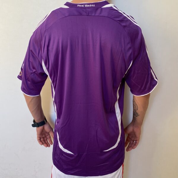 Camisa Retrô Real Madrid Away 2006/2007 Adidas Roxa - Imagem 2