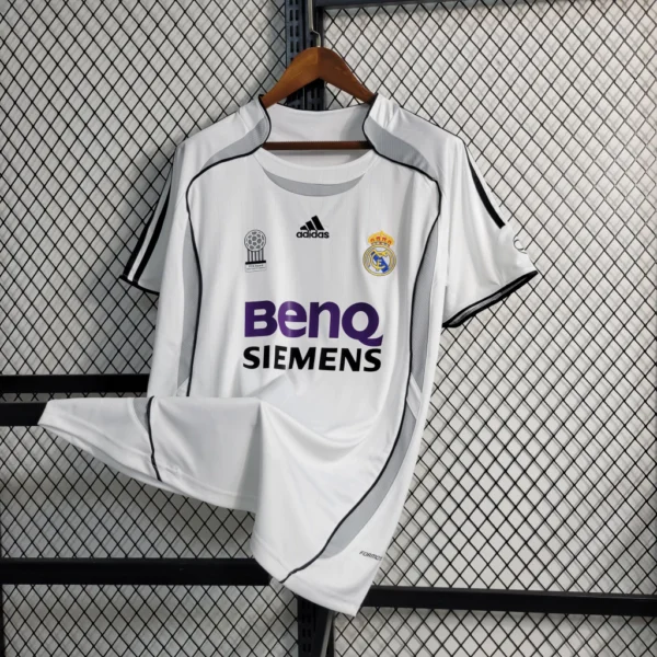 grjgenkg Camisa Retrô Real Madrid Home 2006/2007 Adidas Branca - Imagem 2