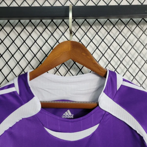 onnegkueubgblsbu Camisa Retrô Real Madrid Away 2006/2007 Adidas Roxa - Imagem 3