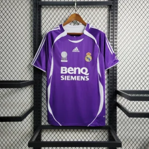 Camisa Retrô Real Madrid Away 2006/2007 Adidas Roxa