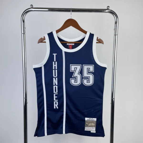 131c2b561-7ee7017657bbbd8b3916863598291202-1024-1024 Camiseta Regata Basquete NBA OKC Oklahoma Thunder 35 Kevin Durant Mitchell & Ness Edition 2015/16 - Imagem 1