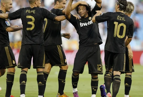 1434695409-290412thethaoreal Camisa Retrô Real Madrid Away 2011/2012 Adidas Preta - Imagem 7