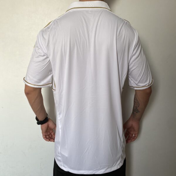 2025-09-16 16.29.33 Camisa Retrô Real Madrid Home 2011/2012 Adidas Branca - Imagem 2