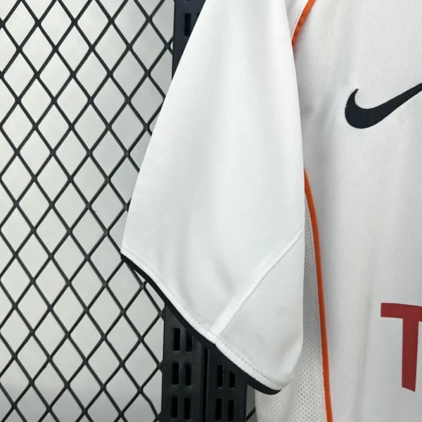 2025042113001612-ed936d2ee43fbafa7017452918101420-1024-1024 Camisa Retrô Clássica Valência Home 2004/05 Nike Total 90 - Imagem 4