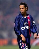 Camisa Retrô Paris Saint-Germain - PSG Home 2001/2002 - Ronaldinho 10 - Nike - Azul Opel - Imagem 8