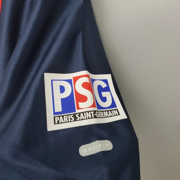 5c9308e7_800x Camisa Retrô Paris Saint-Germain - PSG Home 2001/2002 - Ronaldinho 10 - Nike - Azul Opel - Imagem 4