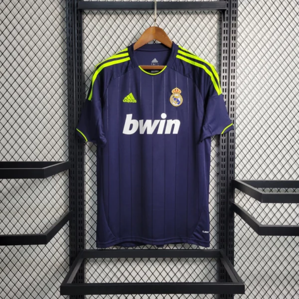 6f9072f91-8c5c224a71621beadc16800314198138-1024-1024 Camisa Retrô Real Madrid Away 2012/2013 Adidas - Imagem 1