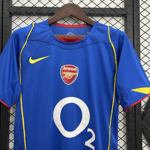 71de5b97-b0a64c4a75f0cb77b417445810645545-1024-1024 Camisa Rêtro Arsenal Away 2004/2005 Nike - Azul - Total 90 - Imagem 2