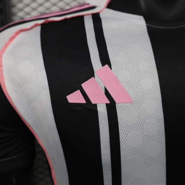 Camisa Juventus Home Versão Jogador 2025/26 Adidas - Imagem 3