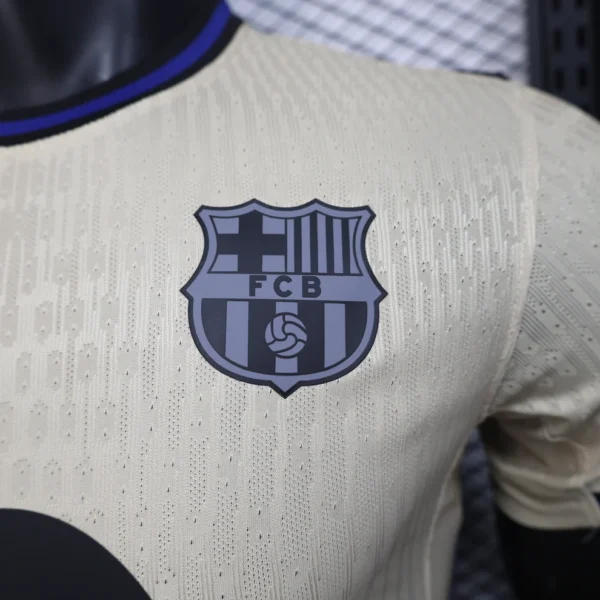 Camisa Barcelona Away Versão Jogador 2025/2026 - Nike Edição Kobe Briant - Bege - Imagem 4