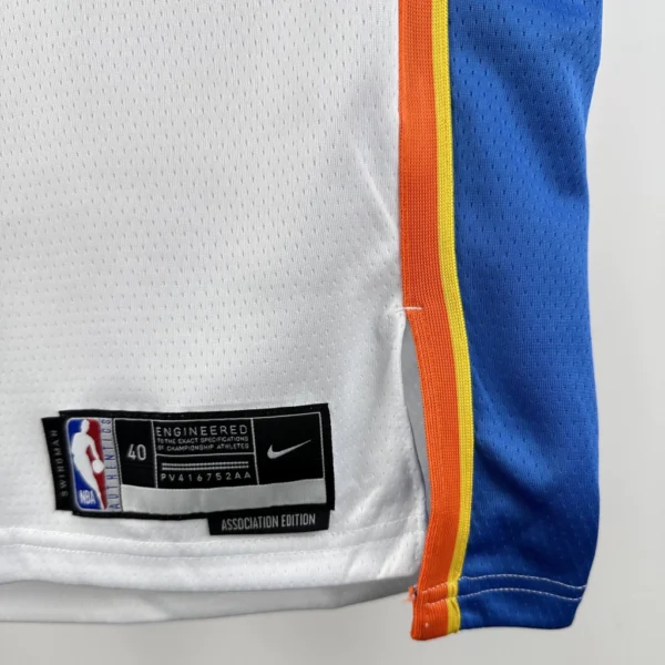 8e5e4c90-0a25356222695ea2b417244401954824-1024-1024 Camiseta Regata Basquete NBA OKC Oklahoma Thunder Association Edition 2025 Branca Nike - Imagem 15
